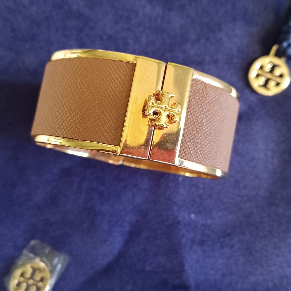 Tory burch wristlette  with dust bag